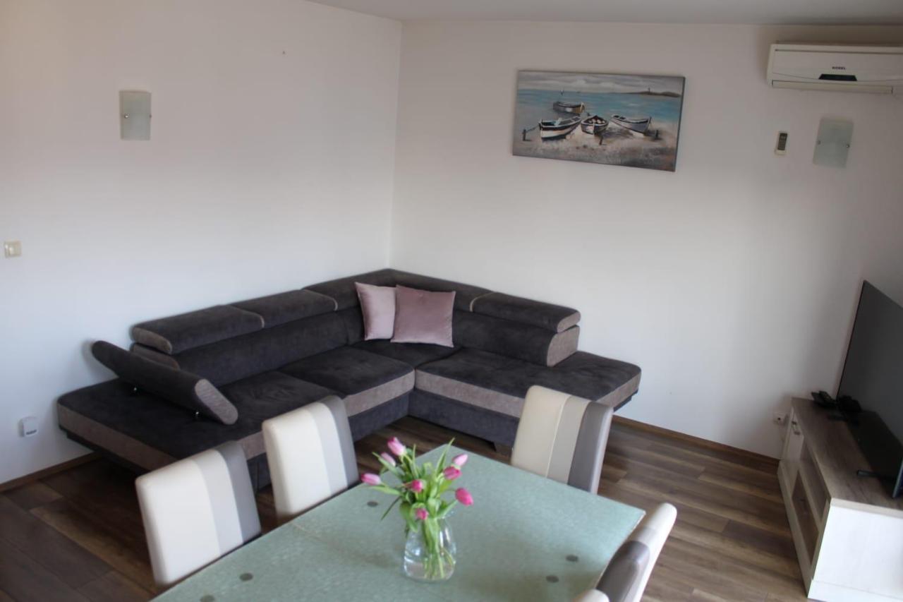 Apartments Renata Donji Seget Eksteriør bilde