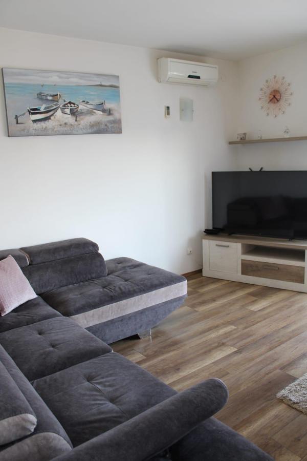 Apartments Renata Donji Seget Eksteriør bilde